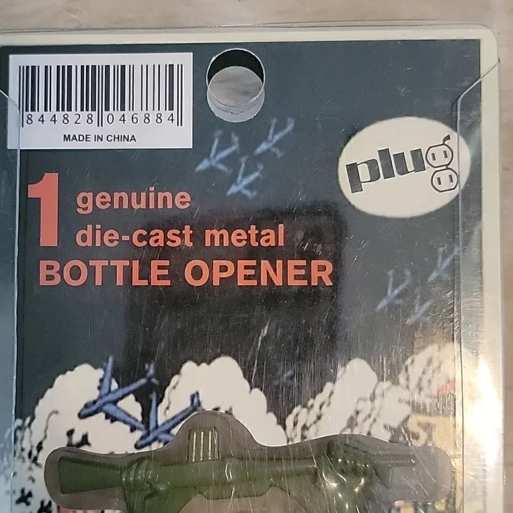 STANDARD ISSUE 3D ARMY MAN DIE-CAST METAL BOTTLE OPENER - NEW IN PACKAGE